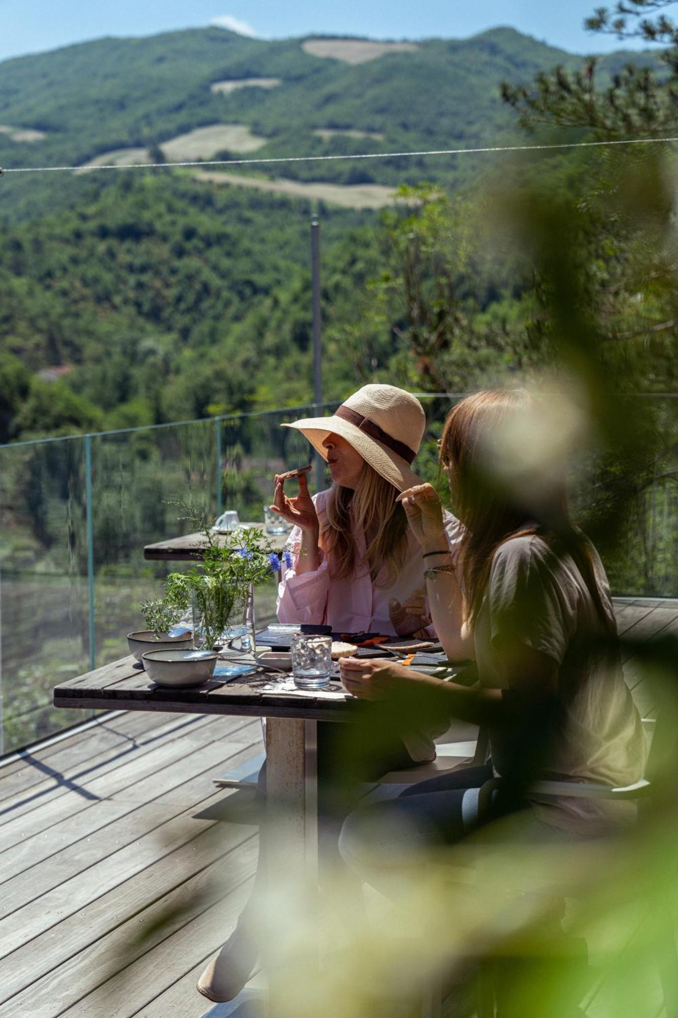 La Forestale Luxury Ecolodge Piano Terra- Appt Acqualagna Exterior photo