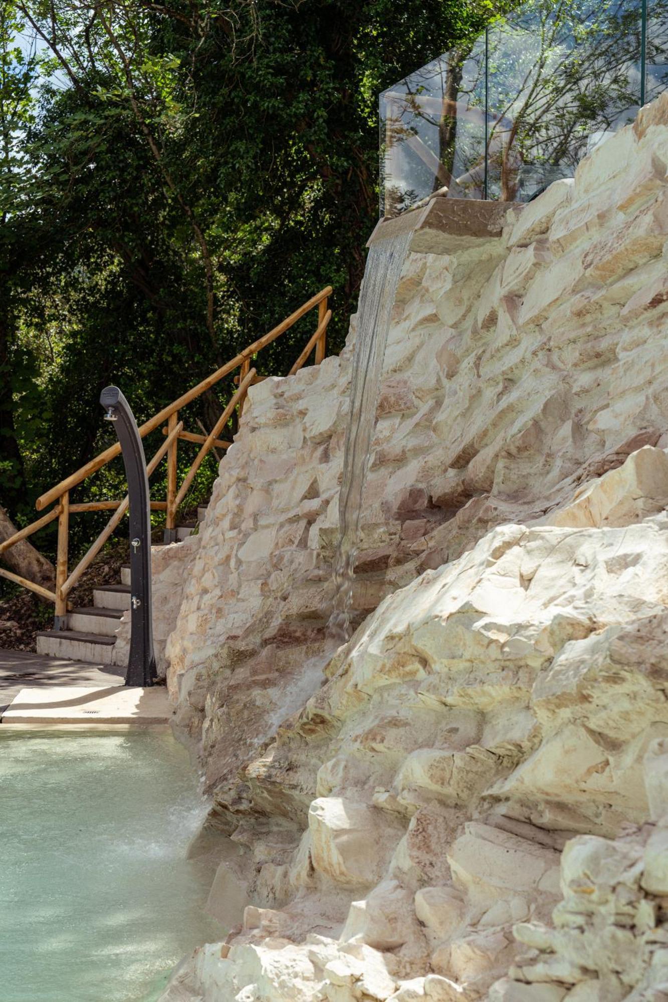 La Forestale Luxury Ecolodge Piano Terra- Appt Acqualagna Exterior photo